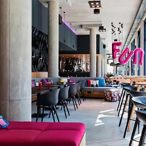 Hotel Moxy Vienna Airport ***